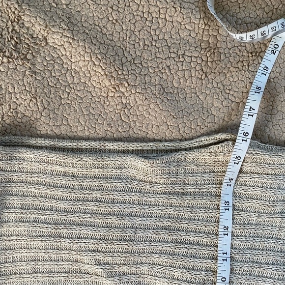 Knit Sweater Vest Front Button and Pockets - Picture 6 of 7